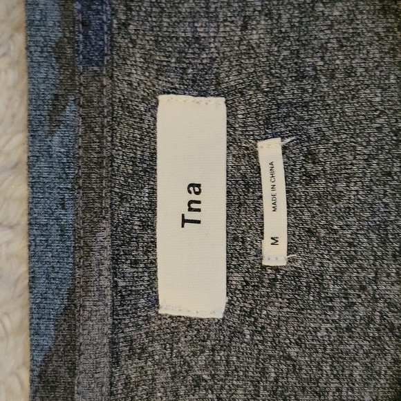 ARITZIA TNA~ Long Sleeve Top, M - Picture 4 of 6